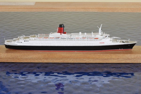 Queen Elizabeth 2 ,Classic Ship Collection 9,Maßstab 1:1250 , in Original Verpackung