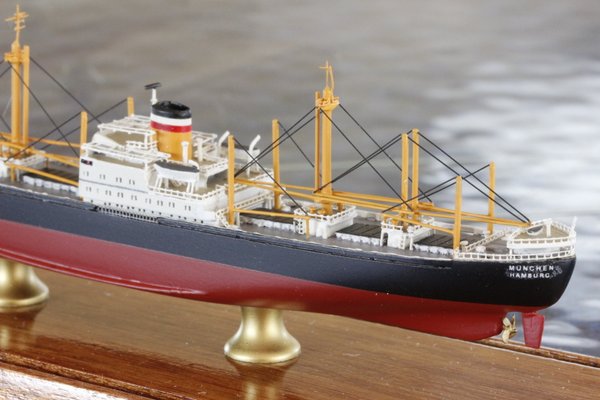München ,Classic Ship Collection 87VR ,Maßstab 1:1250 , in Original Verpackung