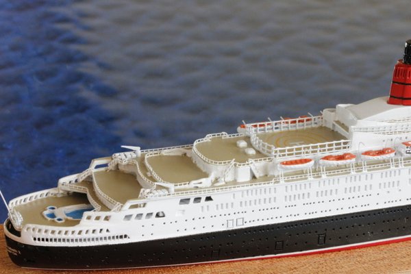 Queen Elizabeth 2 Latest Version ,Classic Ship Collection 9b ,Maßstab 1:1250,Original Verpackung